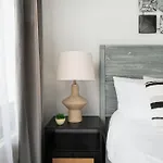 75-2D New 1Br Prime Ues W&D Balcony Elevator